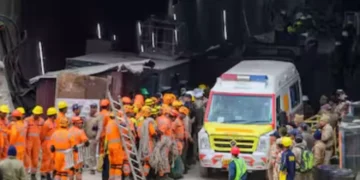 గ‌నిలో చిక్కుకున్న 15 మంది సుర‌క్షితం