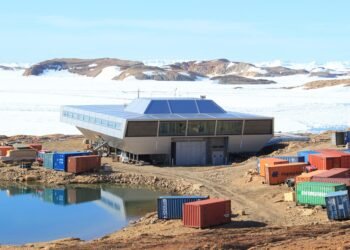 అంటార్కిటికాలో భారత్ పరిశోధన కేంద్రం!