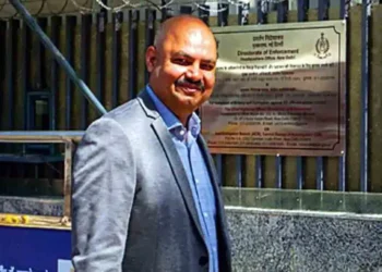 కేజ్రీవాల్‌ వ్యక్తిగత సహాయకుడికి సమన్లు పంపిన మహిళా కమిషన్‌