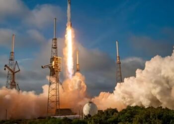 నింగిలోకి దూసుకెళ్లిన జీశాట్‌-20