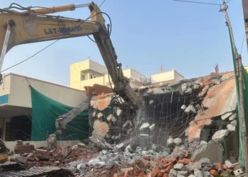 సంగారెడ్డిలో హైడ్రా కూల్చివేతలు