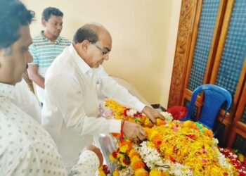 బీఆర్ఎస్ కీలక నేత ఇంట్లో విషాదం