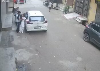 నోయిడాలో 15 ఏళ్ల బాలిక కిడ్నాప్..