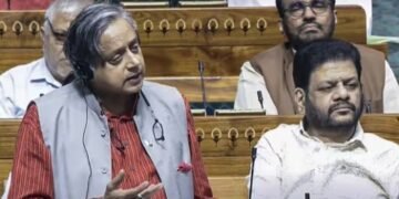 బీజేపీపై శశిథరూర్‌ ఫైర్‌