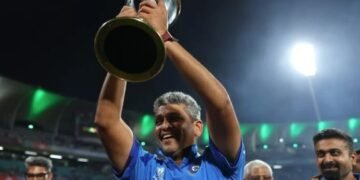 కోచ్‌కు ఘన స్వాగతం